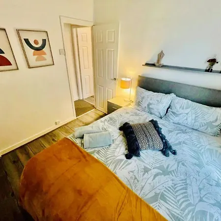 2 Bedroom House Close To Liverpool Stadia With Free Parking Exterior photo