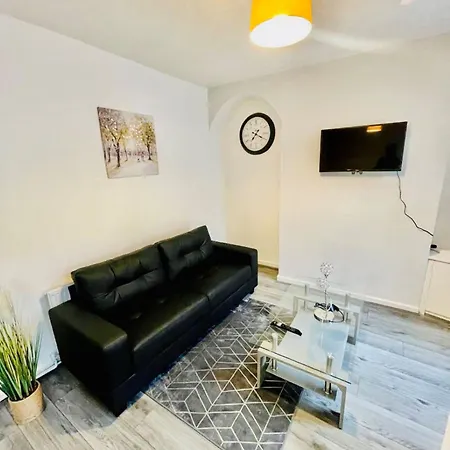 2 Bedroom House Close To Liverpool Stadia With Free Parking Exterior photo